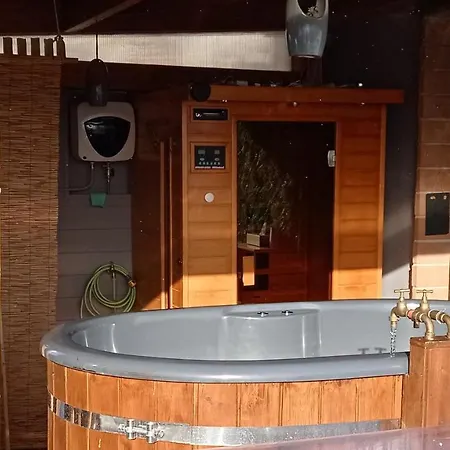 Sole Marche Piscina Jacuzzi Scivolo Wifi Parcheggio *