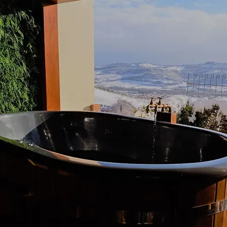 Casa rural Sole Marche Piscina Jacuzzi Scivolo Wifi Parcheggio Castelplanio