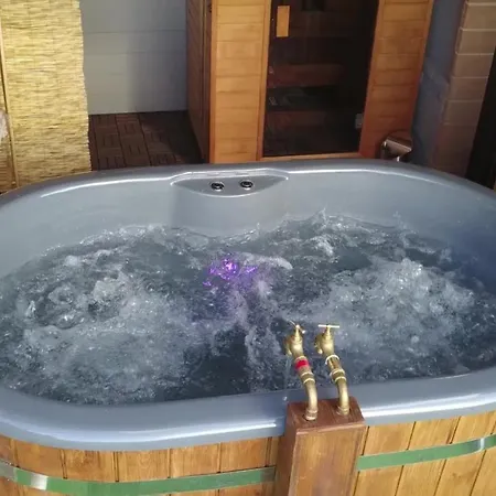 Casa rural Sole Marche Piscina Jacuzzi Scivolo Wifi Parcheggio Castelplanio