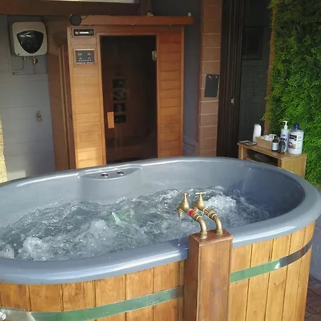 Sole Marche Piscina Jacuzzi Scivolo Wifi Parcheggio منزل ريفي Castelplanio